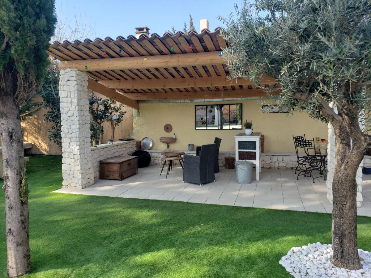 איל-סור-לה-סורג La Maison 1440 מראה חיצוני תמונה