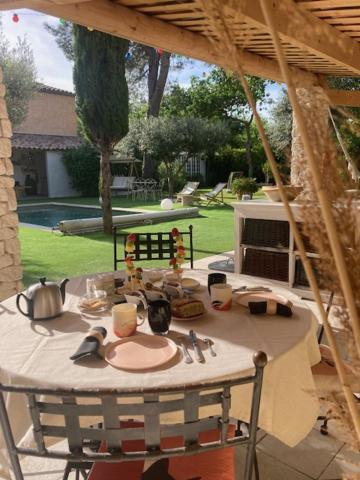 איל-סור-לה-סורג La Maison 1440 מראה חיצוני תמונה