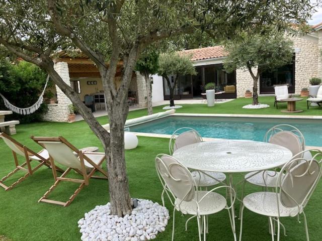 איל-סור-לה-סורג La Maison 1440 מראה חיצוני תמונה